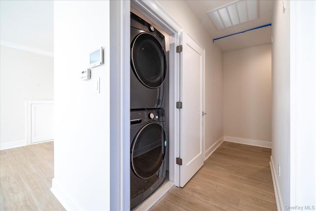 8 1st Street, Lynbrook, NY 11563