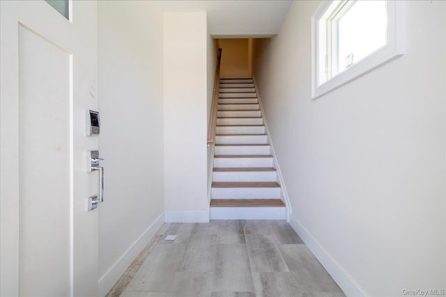 8 1st Street, Lynbrook, NY 11563