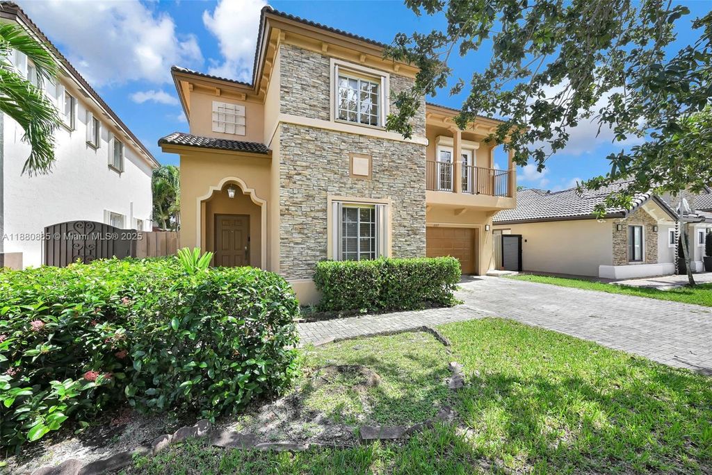 1609 SW 154th Path, Miami, FL 33185