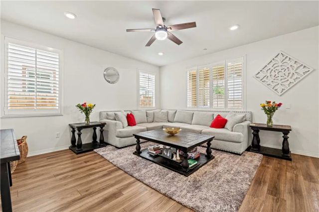 24157 Via Perla, Valencia, CA 91354