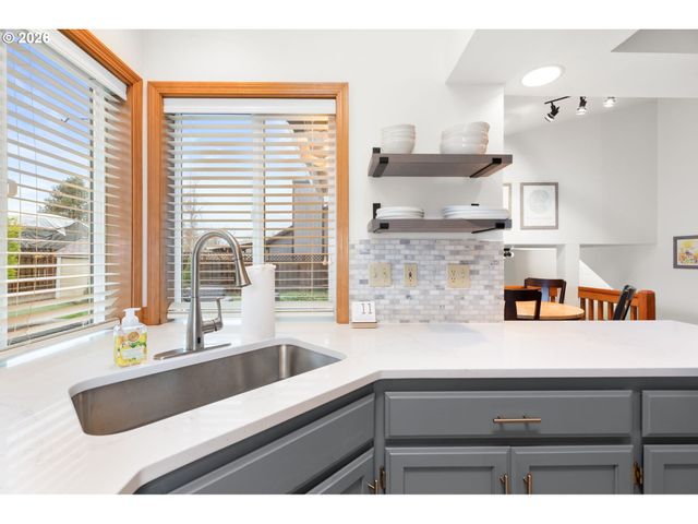 2791 Sw MYERS Dr, Gresham, OR 97080