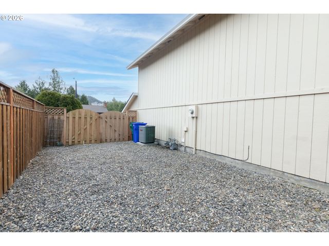 2791 Sw MYERS Dr, Gresham, OR 97080
