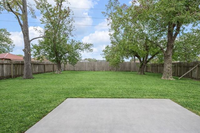 2723 N Brompton Drive, Pearland, TX 77584