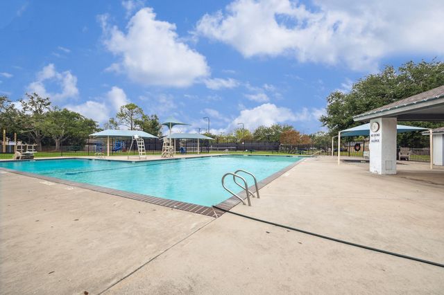 2723 N Brompton Drive, Pearland, TX 77584