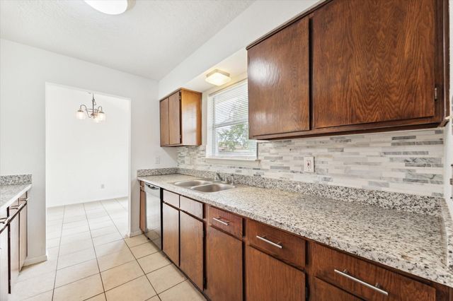 2723 N Brompton Drive, Pearland, TX 77584