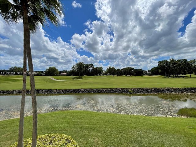 11720 Saint Andrews Pl 302, Wellington, FL 33414