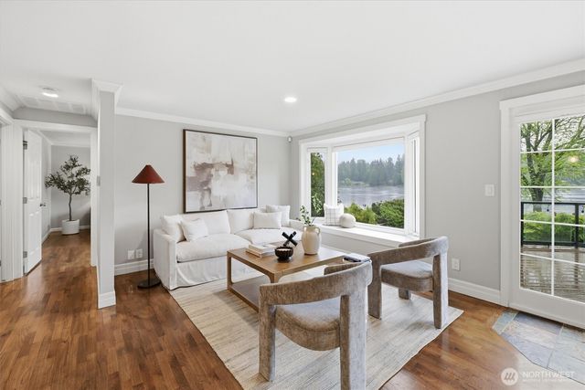 14112 W Lake Kathleen Drive SE, Renton, WA 98059