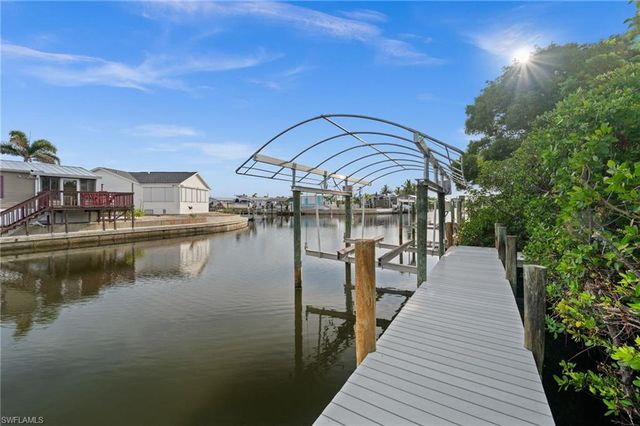 3921 Galt Island AVE, St. James City, FL 33956