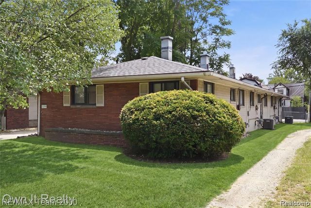 219 W 12 Mile Rd Unit C Road, Royal Oak, MI 48073