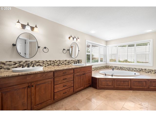 12447 Se WILLIAM OTTY Rd, Happy Valley, OR 97086