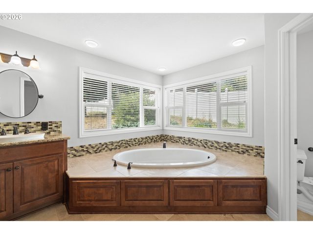 12447 Se WILLIAM OTTY Rd, Happy Valley, OR 97086