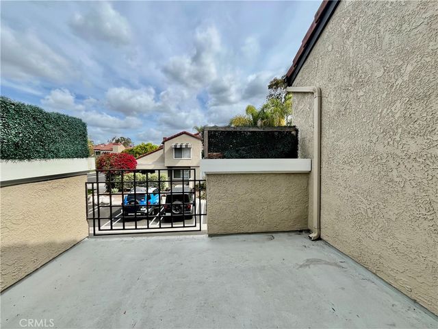 9 Stanford Court 102, Irvine, CA 92612