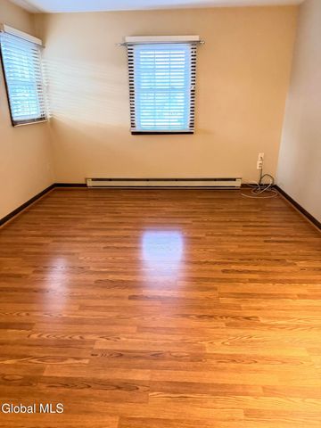 606 Tedesco Court, Schenectady, NY 12303