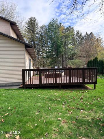 606 Tedesco Court, Schenectady, NY 12303