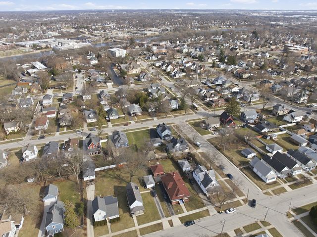410 Standish Street, Elgin, IL 60123