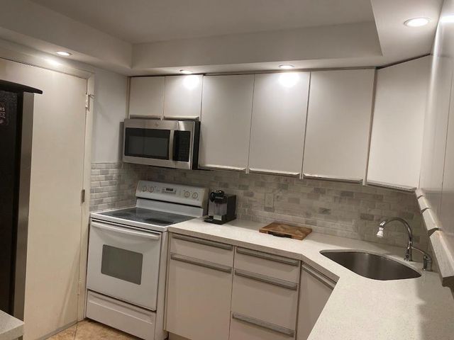 305 N Pompano Beach Blvd 706, Pompano Beach, FL 33062