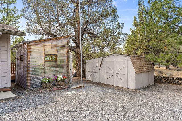 64699 McGrath Road, Bend, OR 97701