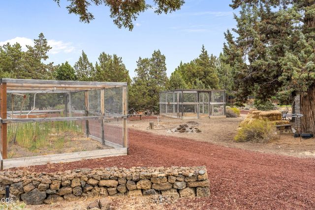 64699 McGrath Road, Bend, OR 97701