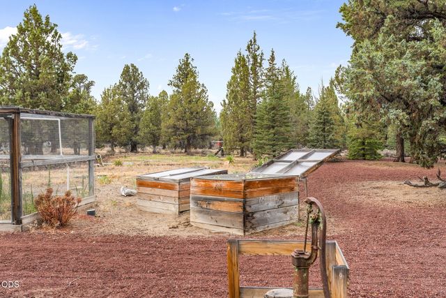 64699 McGrath Road, Bend, OR 97701