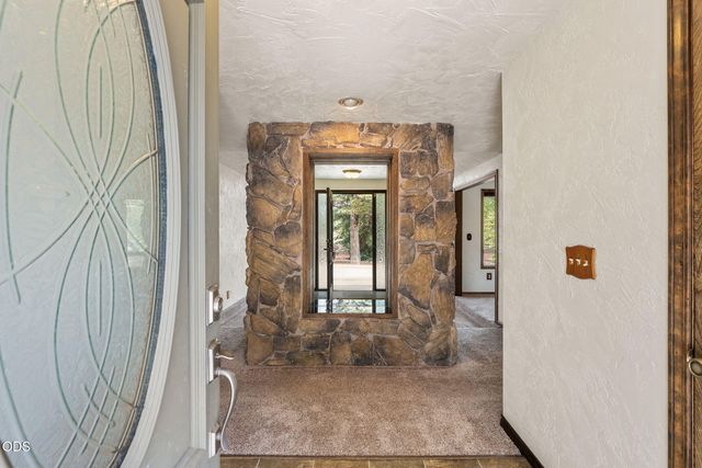 64699 McGrath Road, Bend, OR 97701