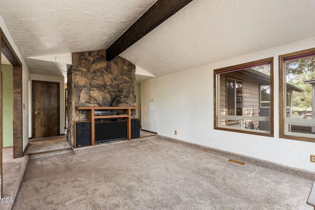 64699 McGrath Road, Bend, OR 97701