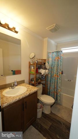 4207 DARBY DR, Morrisville, PA 19067