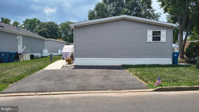 4207 DARBY DR, Morrisville, PA 19067