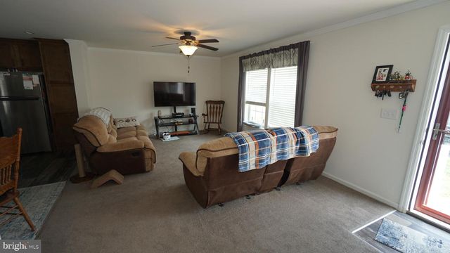 4207 DARBY DR, Morrisville, PA 19067