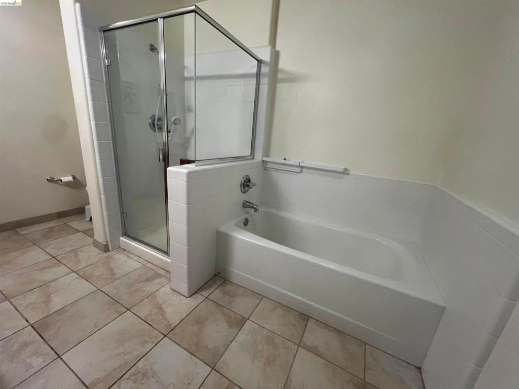 Image 10 of property listing at 423 7th Street 313, Oakland, CA 94607