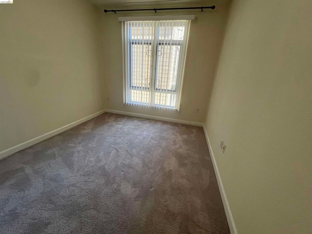 Image 6 of property listing at 423 7th Street 313, Oakland, CA 94607