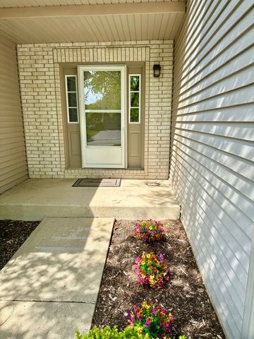 2643 Granite Court B, Crystal Lake, IL 60012