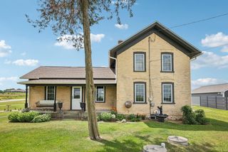 6065 S Oak ROAD, West Bend, WI 53095
