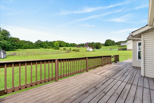 1141 Old Mack Rd, Clarksville, TN 37040