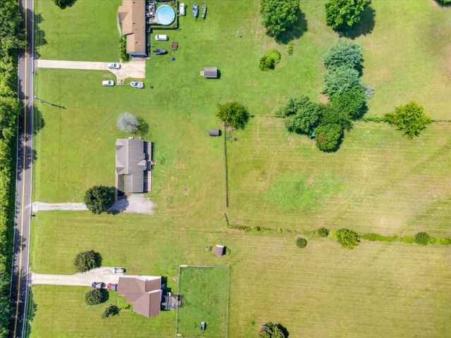 1141 Old Mack Rd, Clarksville, TN 37040