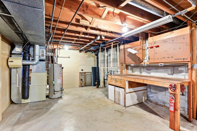 3988 Wisconsin Avenue N, New Hope, MN 55427