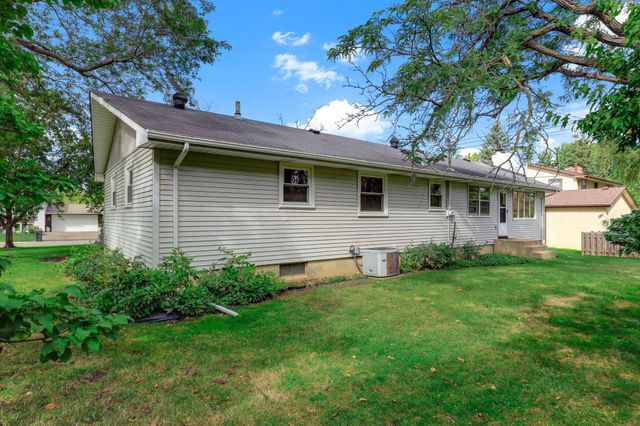 3988 Wisconsin Avenue N, New Hope, MN 55427