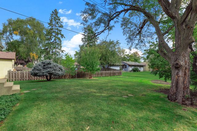 3988 Wisconsin Avenue N, New Hope, MN 55427