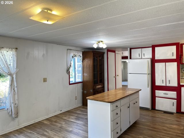 1600 RHODODENDRON Dr 21, Florence, OR 97439