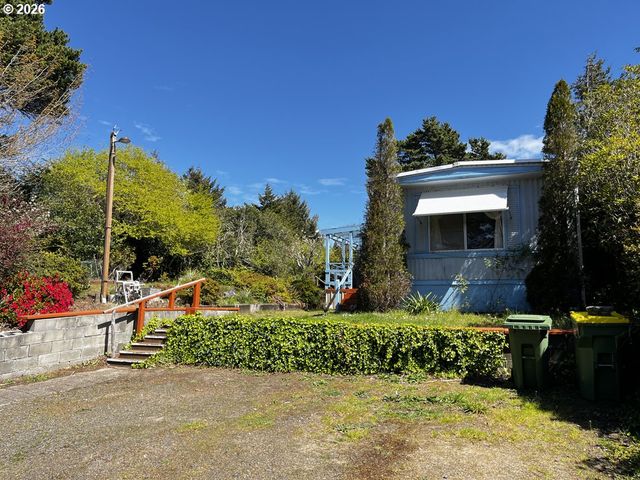 1600 RHODODENDRON Dr 21, Florence, OR 97439