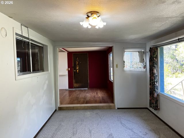 1600 RHODODENDRON Dr 21, Florence, OR 97439