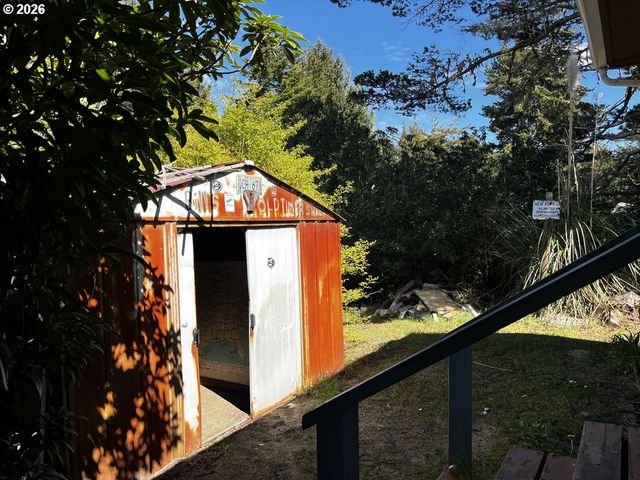 1600 RHODODENDRON Dr 21, Florence, OR 97439