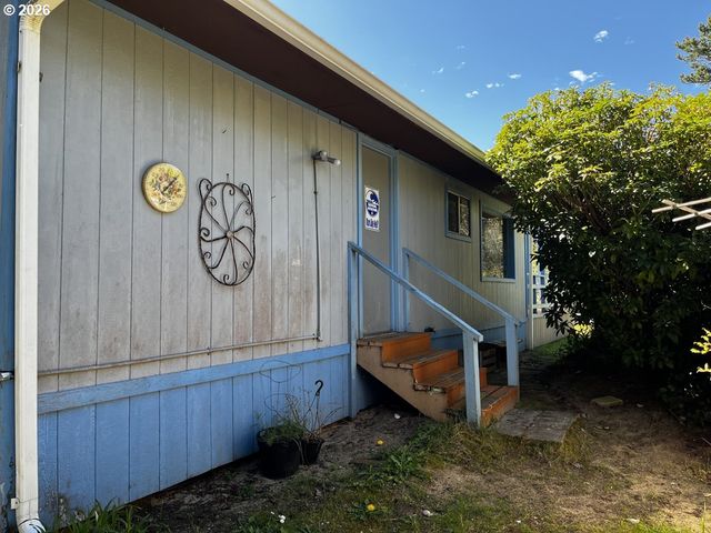 1600 RHODODENDRON Dr 21, Florence, OR 97439