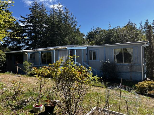 1600 RHODODENDRON Dr 21, Florence, OR 97439