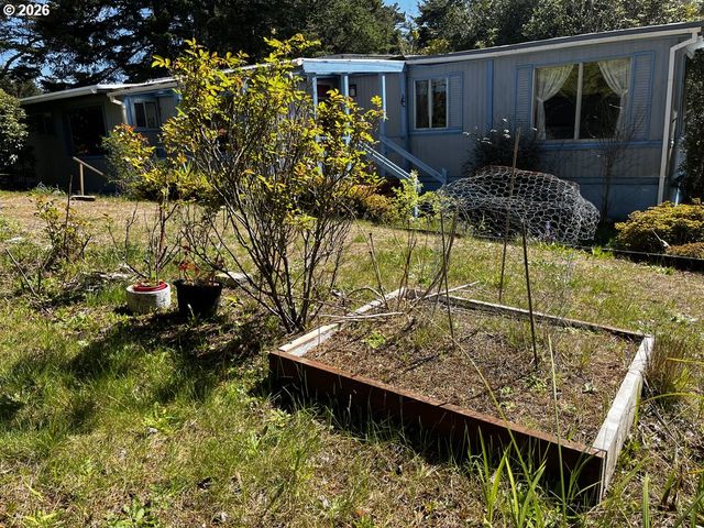 1600 RHODODENDRON Dr 21, Florence, OR 97439