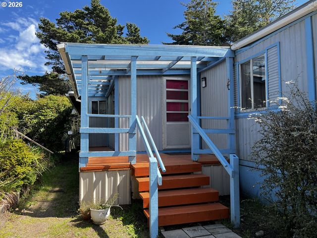 1600 RHODODENDRON Dr 21, Florence, OR 97439