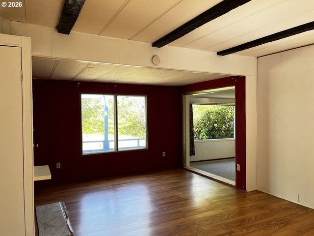 1600 RHODODENDRON Dr 21, Florence, OR 97439