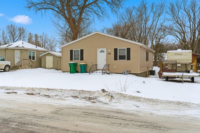 605 Le Hillier Street, Mankato, MN 56001