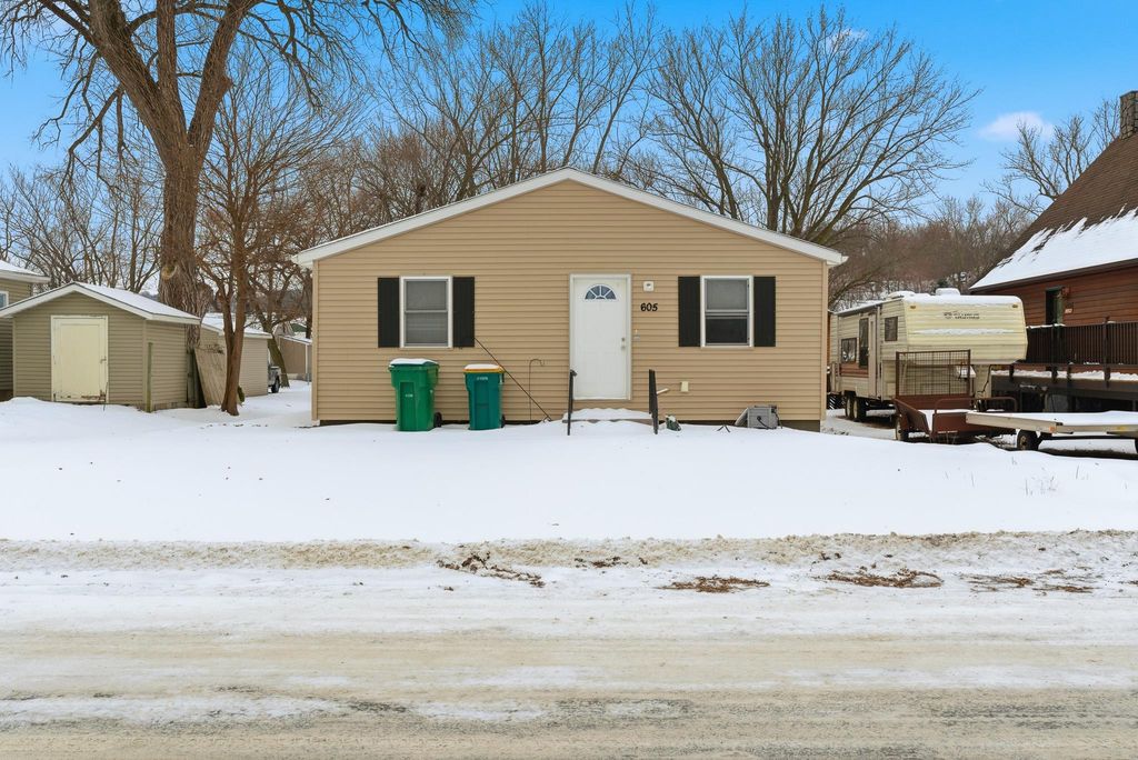 605 Le Hillier Street, Mankato, MN 56001