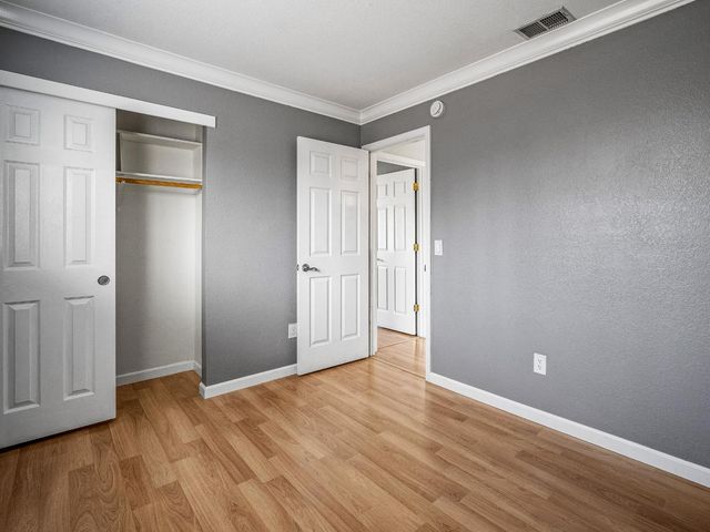 8580 Villaview Dr, Citrus Heights, CA 95621