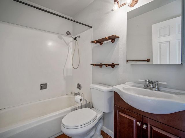 8580 Villaview Dr, Citrus Heights, CA 95621